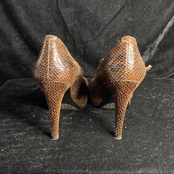 Brown Mary Jane heels - Picture 5 of 6